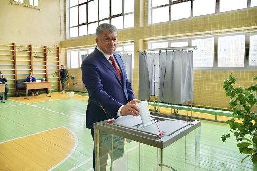 «Я воспринимаю выборы как праздник»: мэр Челнов одним из первых отдал свой голос