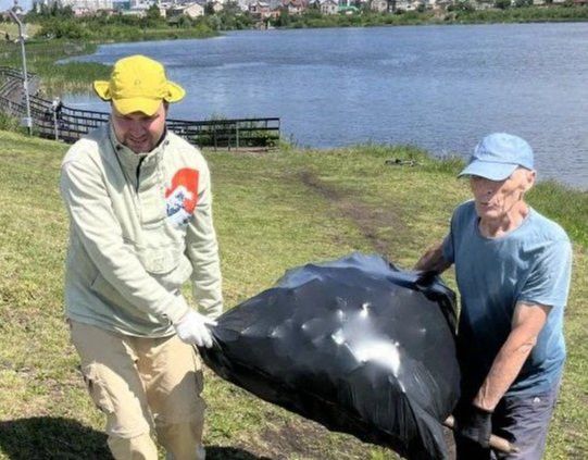 Семейный патруль в Челнах:  66-летний слесарь, его сын и внук против мусора