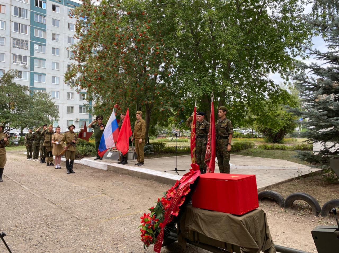 Останки челнинского бойца, найденные под Ржевом, похоронили рядом с могилой супруги 