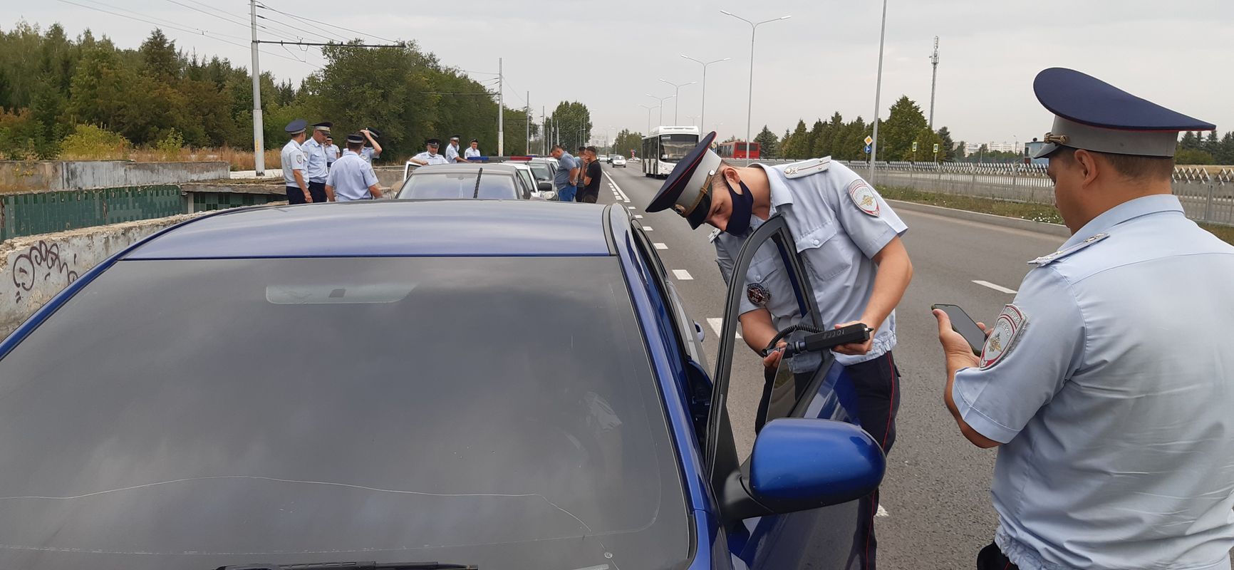 За одно утро в Набережных Челнах 30 водителей поймали с незаконной тонировкой