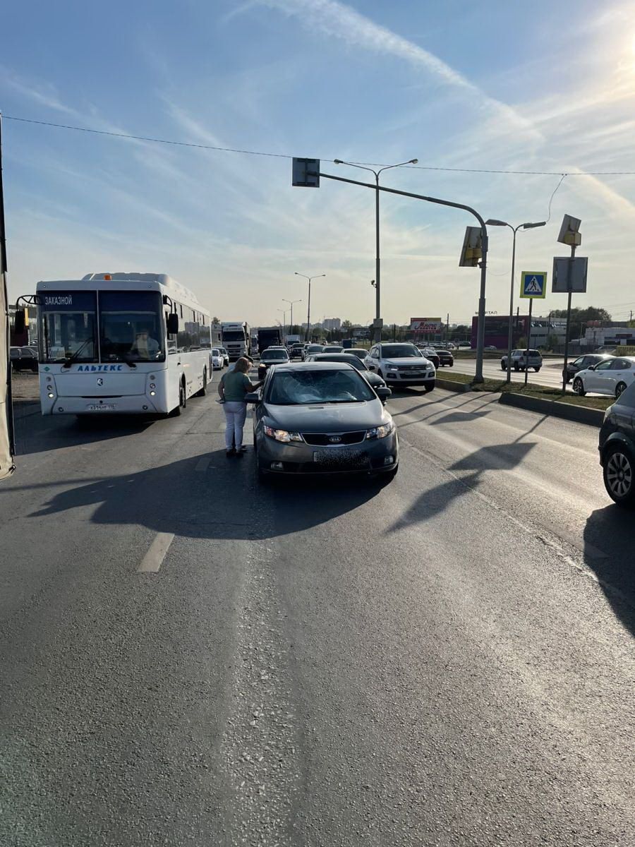 Водитель и пассажир мотоцикла пострадали во время ДТП в Набережных Челнах |  27.08.2021 | Набережные Челны - БезФормата