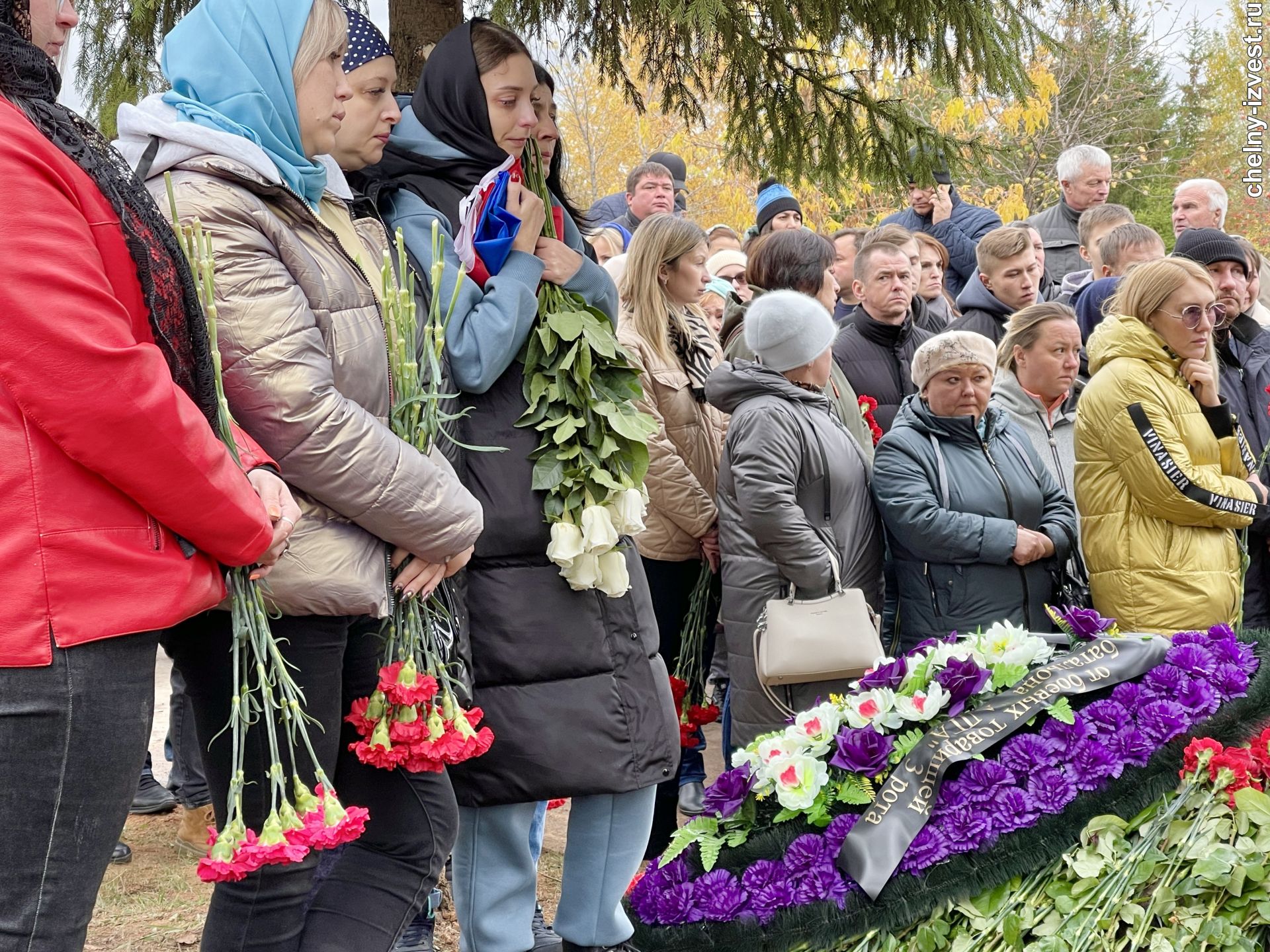 Прикрывая товарищей, вызвал огонь на себя: Челны простились с погибшими на  Донбассе