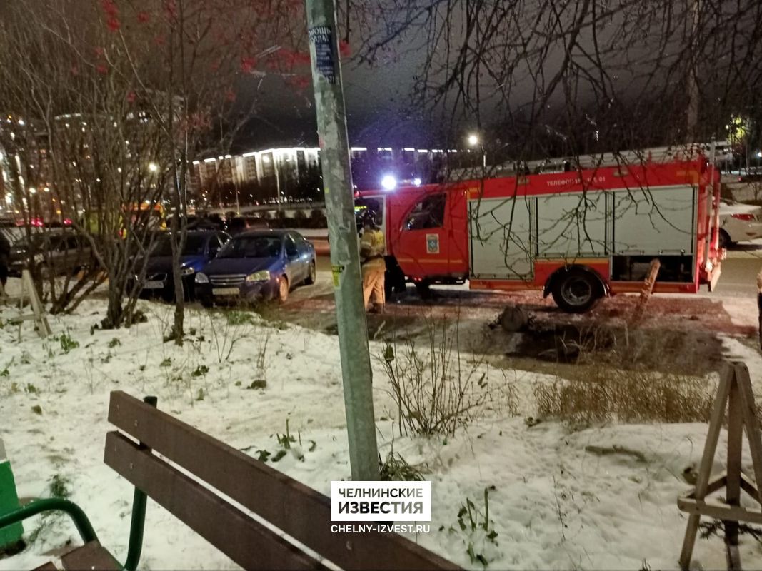 В Набережных Челнах к филиалу банка съехались все спецслужбы