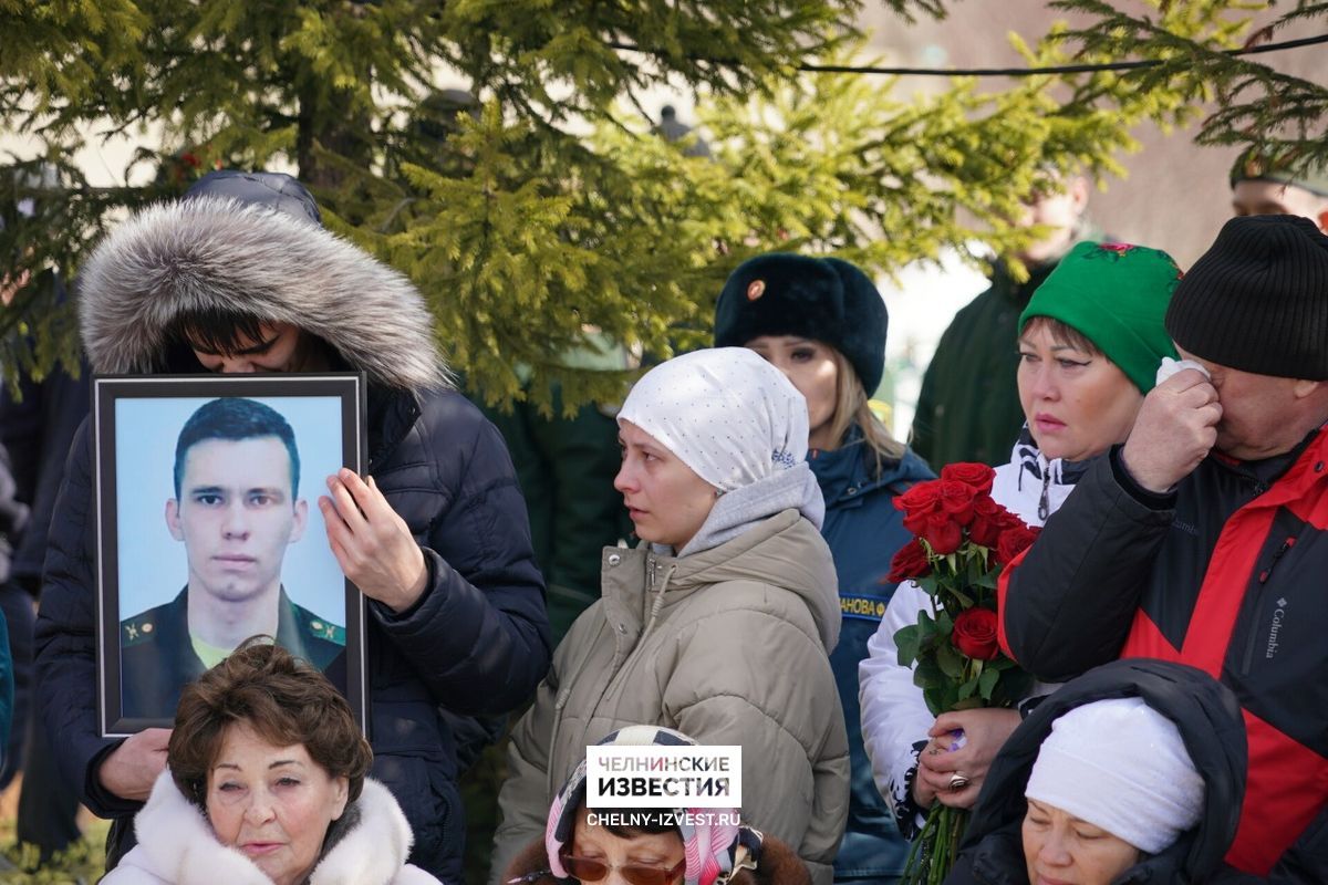 Прощание с марией. Простились с погибшим на Украине Артуром Шарафеевым.