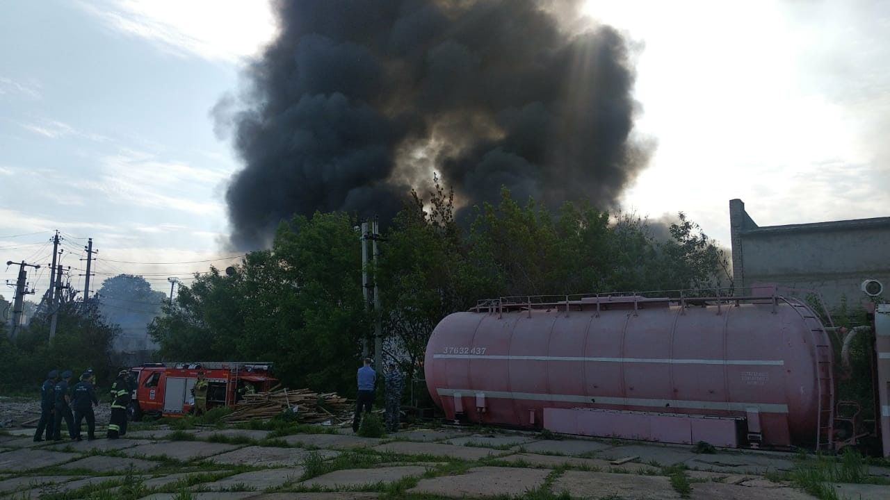 Ушло 60 тонн воды: начальник пожарного поезда рассказал, как тушили завод  полимеров | 07.06.2022 | Набережные Челны - БезФормата