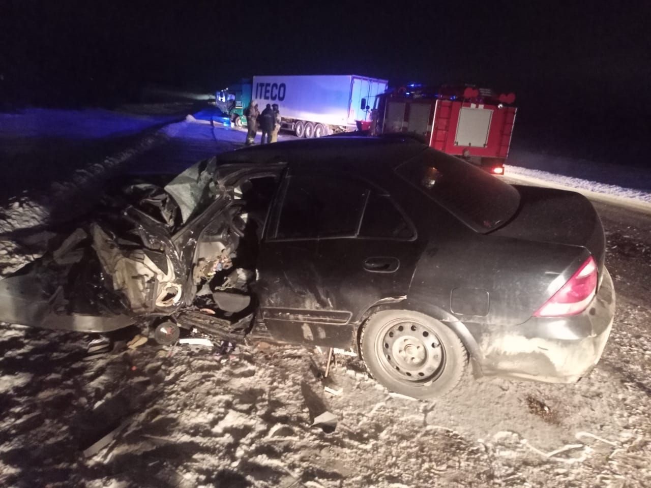 В Татарстане водитель иномарки разбился насмерть, влетев в КАМАЗ