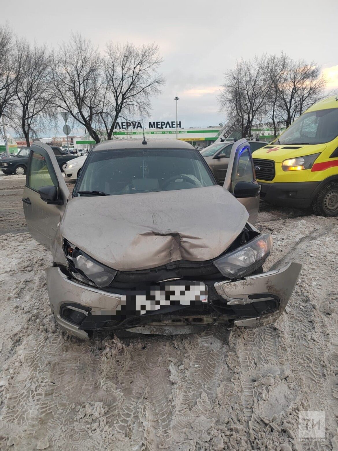 После аварии на первой автодороге в больнице оказалась семейная пара |  03.01.2023 | Набережные Челны - БезФормата