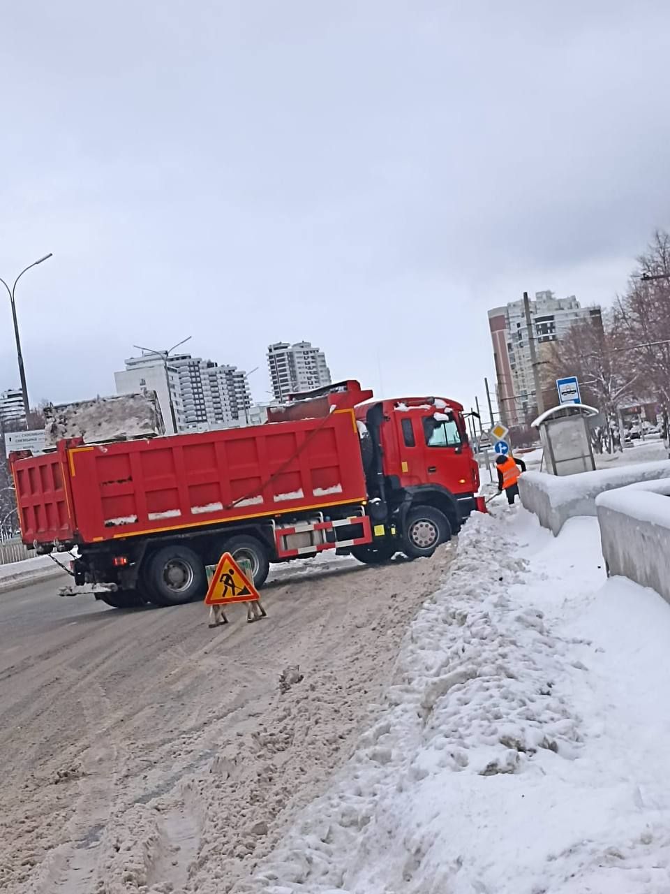 Уборка снега в Челнах проходит в усиленном режиме | 04.01.2023 | Набережные  Челны - БезФормата