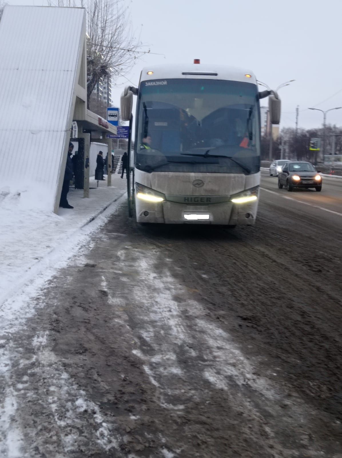 В Челнах первый рейд по автобусным остановкам выявил двух нарушителей