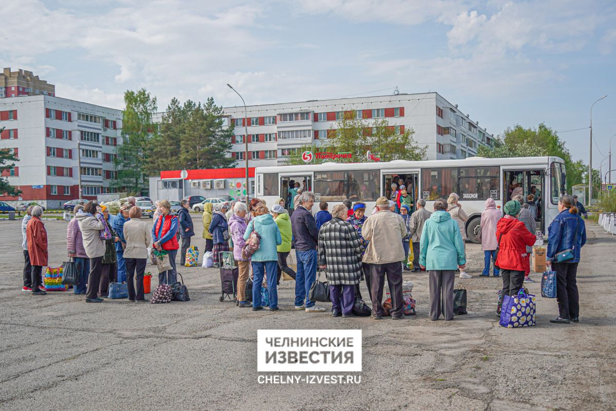 Дачный сезон открыт: жители Набережных Челнов отправились на автобусах в  сады-огороды