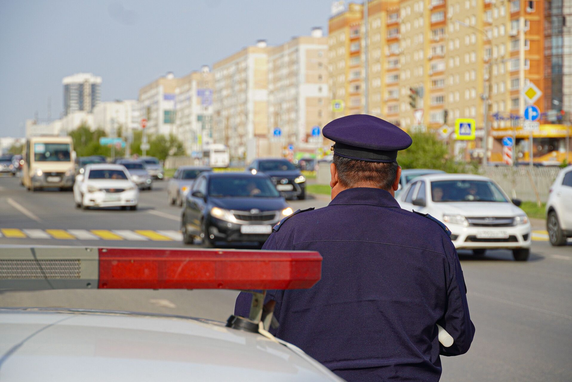 Выявленные административные правонарушения по выезду на полосу встречного движения сотрудники отправляют в суды