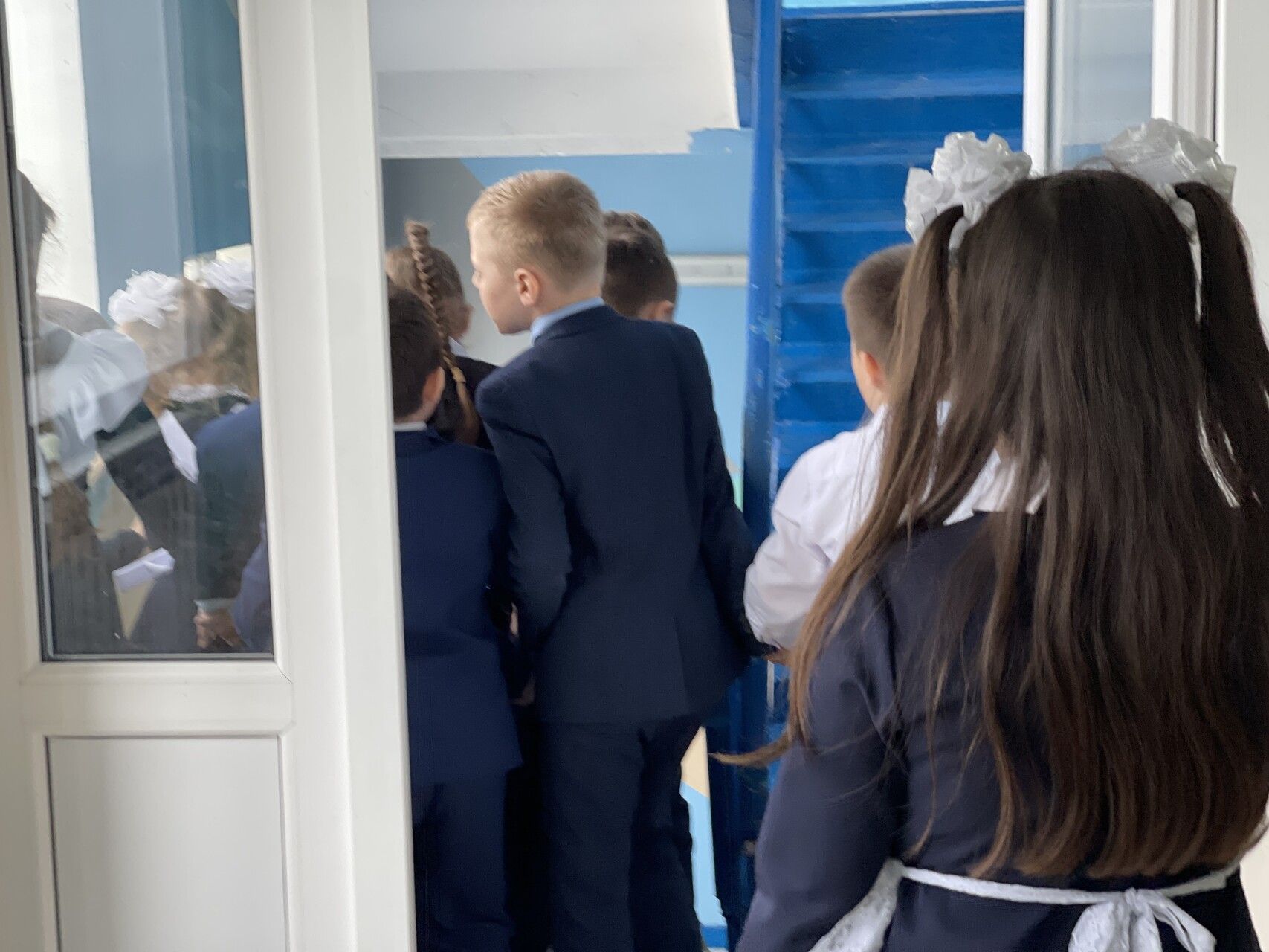  Ежегодно учительство города пополняют более 200 молодых специалистов