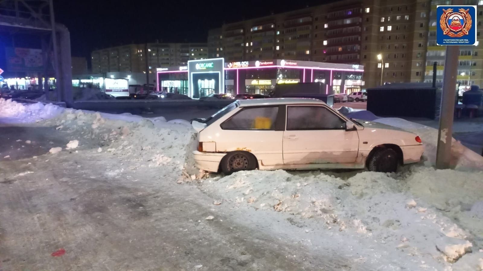 Молодой водитель в Челнах сбил пешехода на обочине