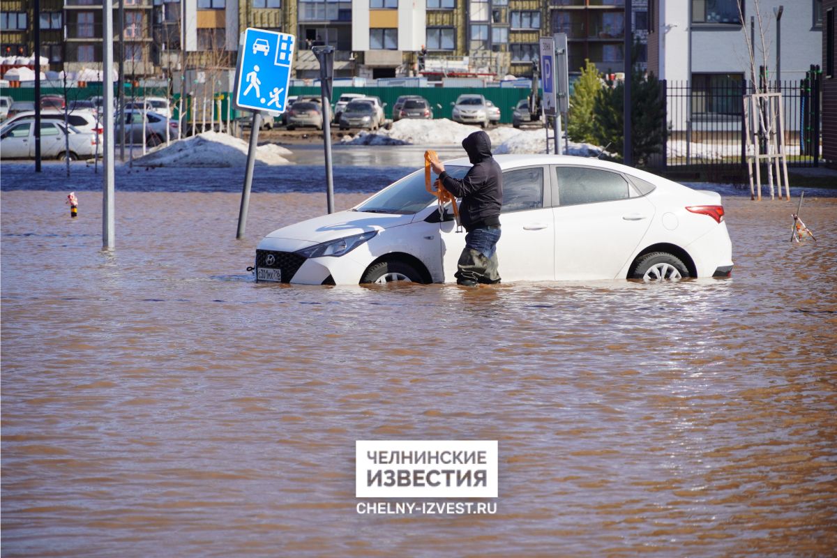 Жилой комплекс «Притяжение» в Челнах уходит под воду