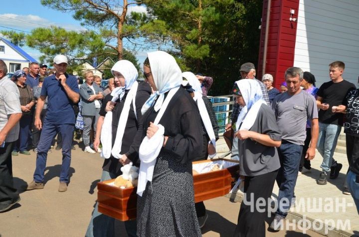 похороны девочки погибшей в Нижнекамске
