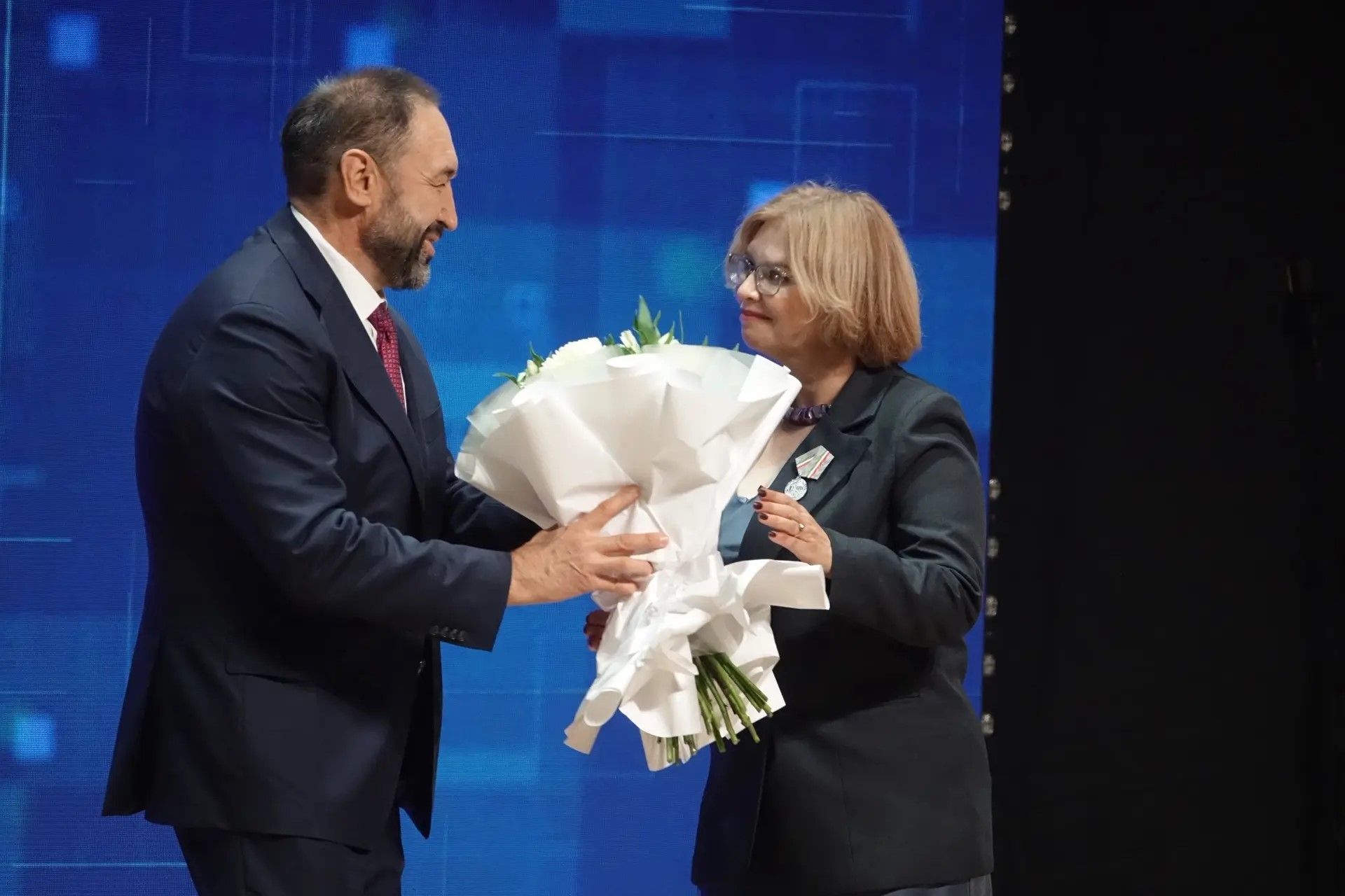 Алексей Песошин вручил награды