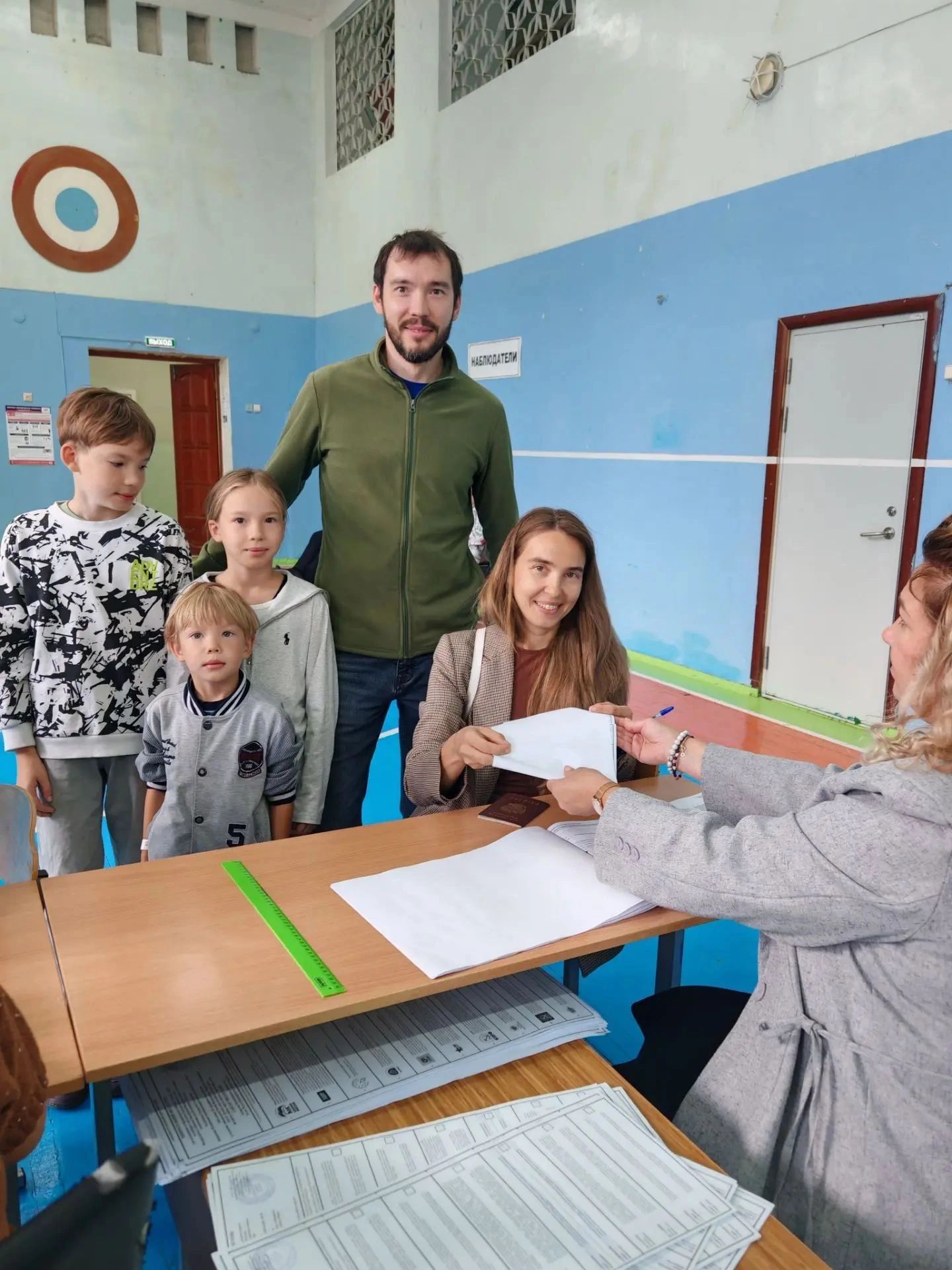 Многодетная семья на выборах в челнах