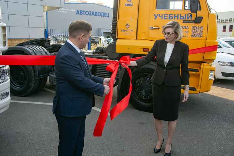 КАМАЗ открыл свою автошколу