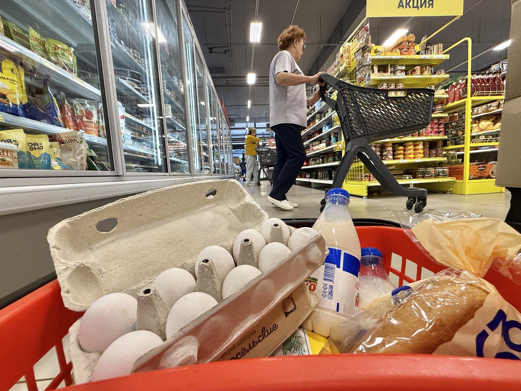Оборот пищевых продуктов, включая напитки с начала года составил 566,1 млрд рублей