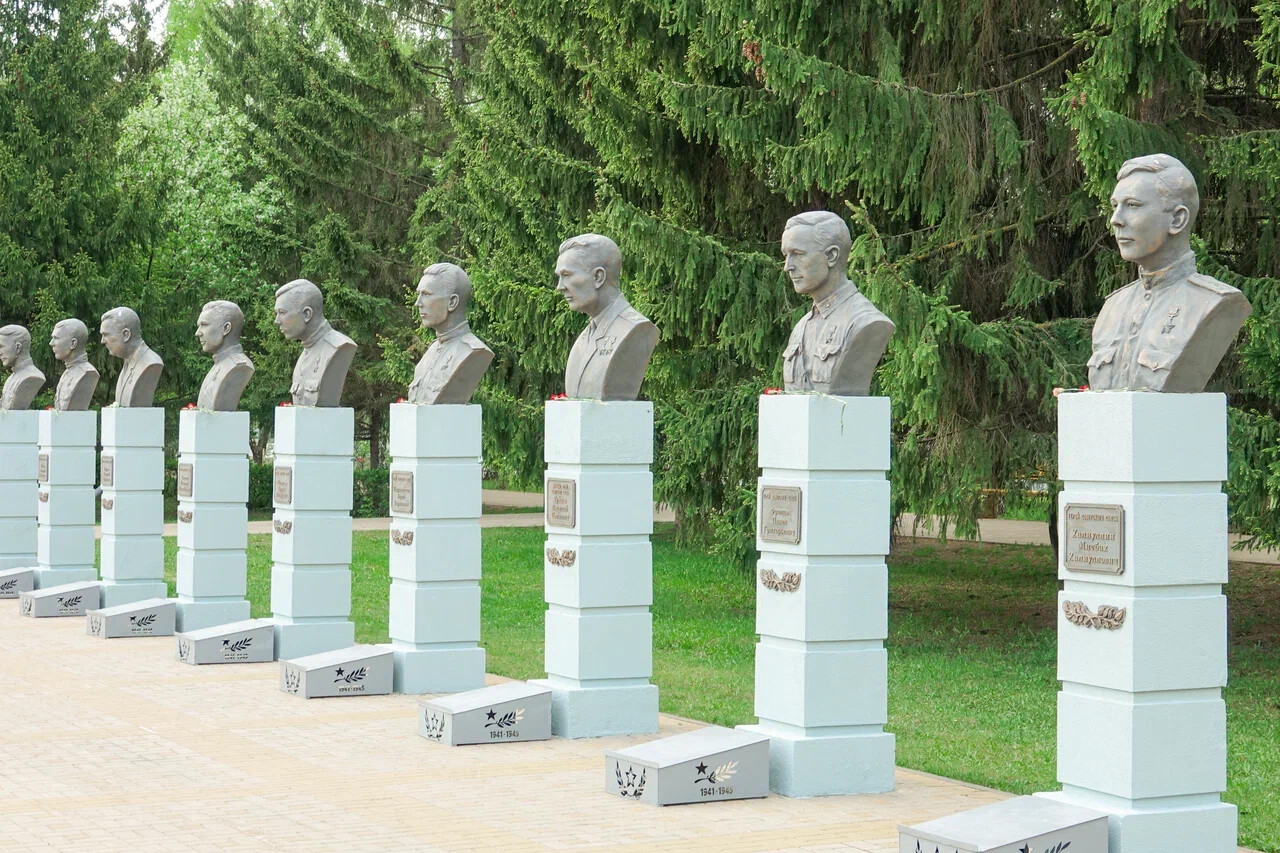 Аллея героев в Челнах