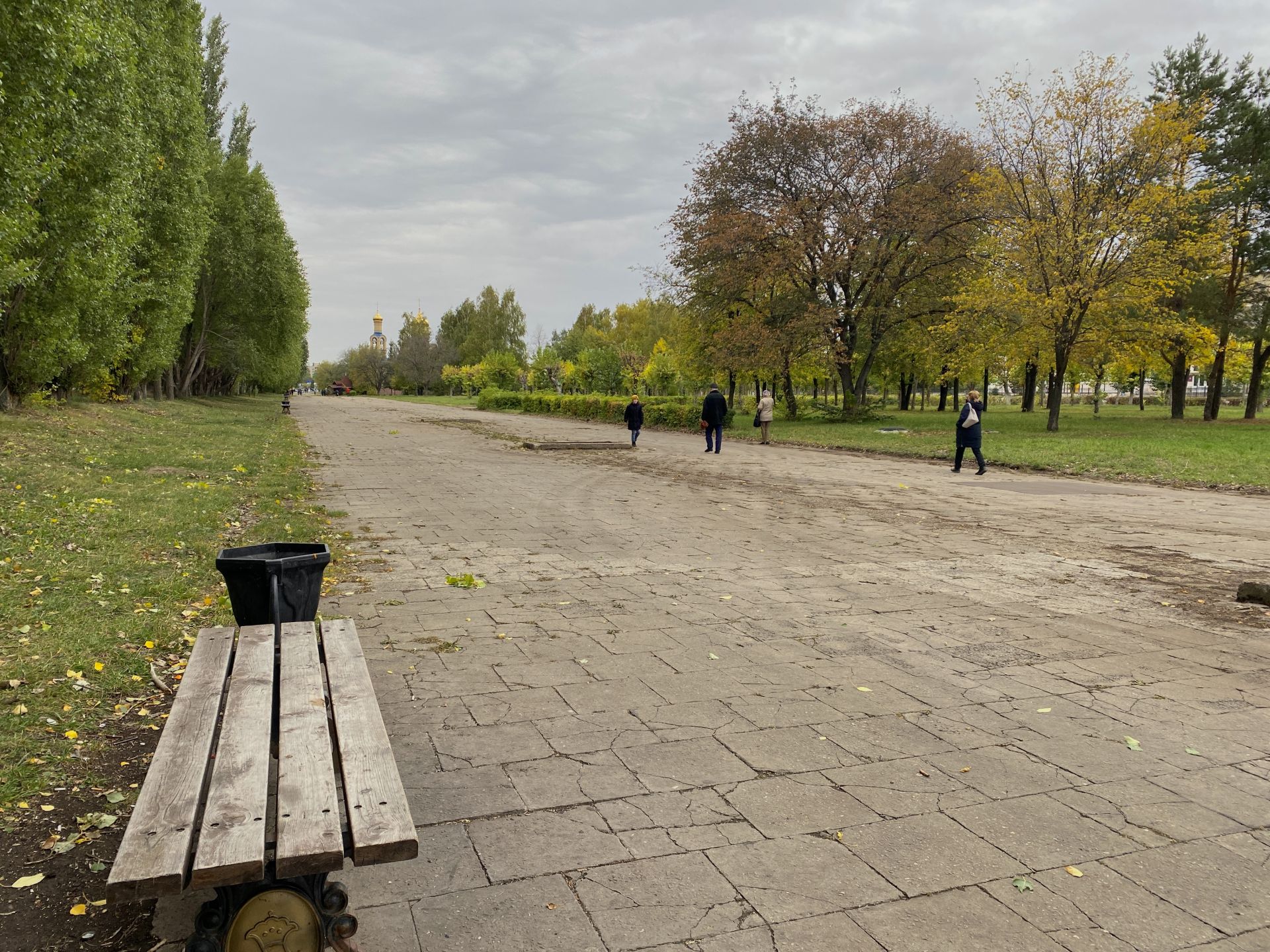 Место красивое, но заброшенное: челнинцы просят обустроить еще один бульвар