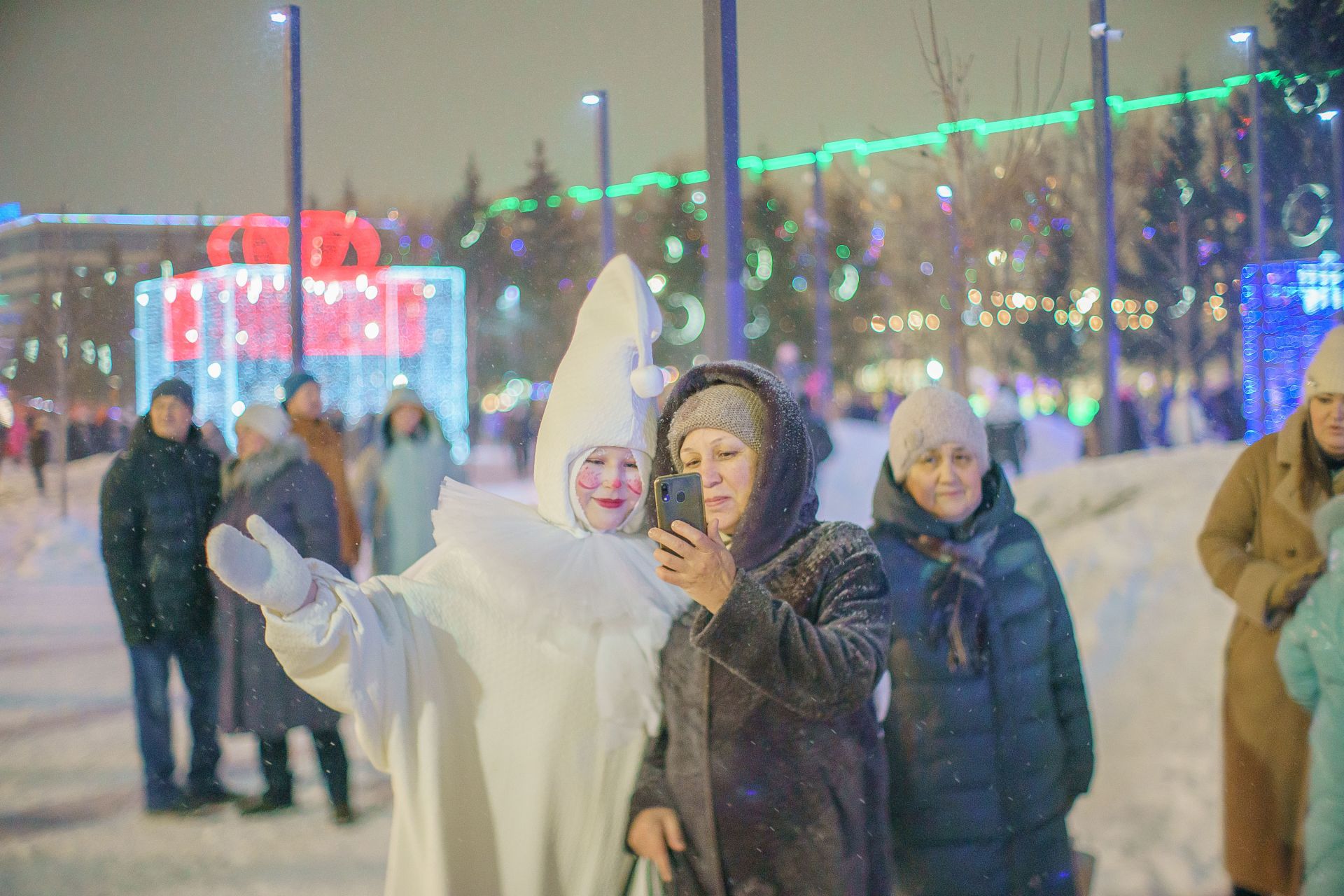 В Набережных Челнах открылась главная городская елка