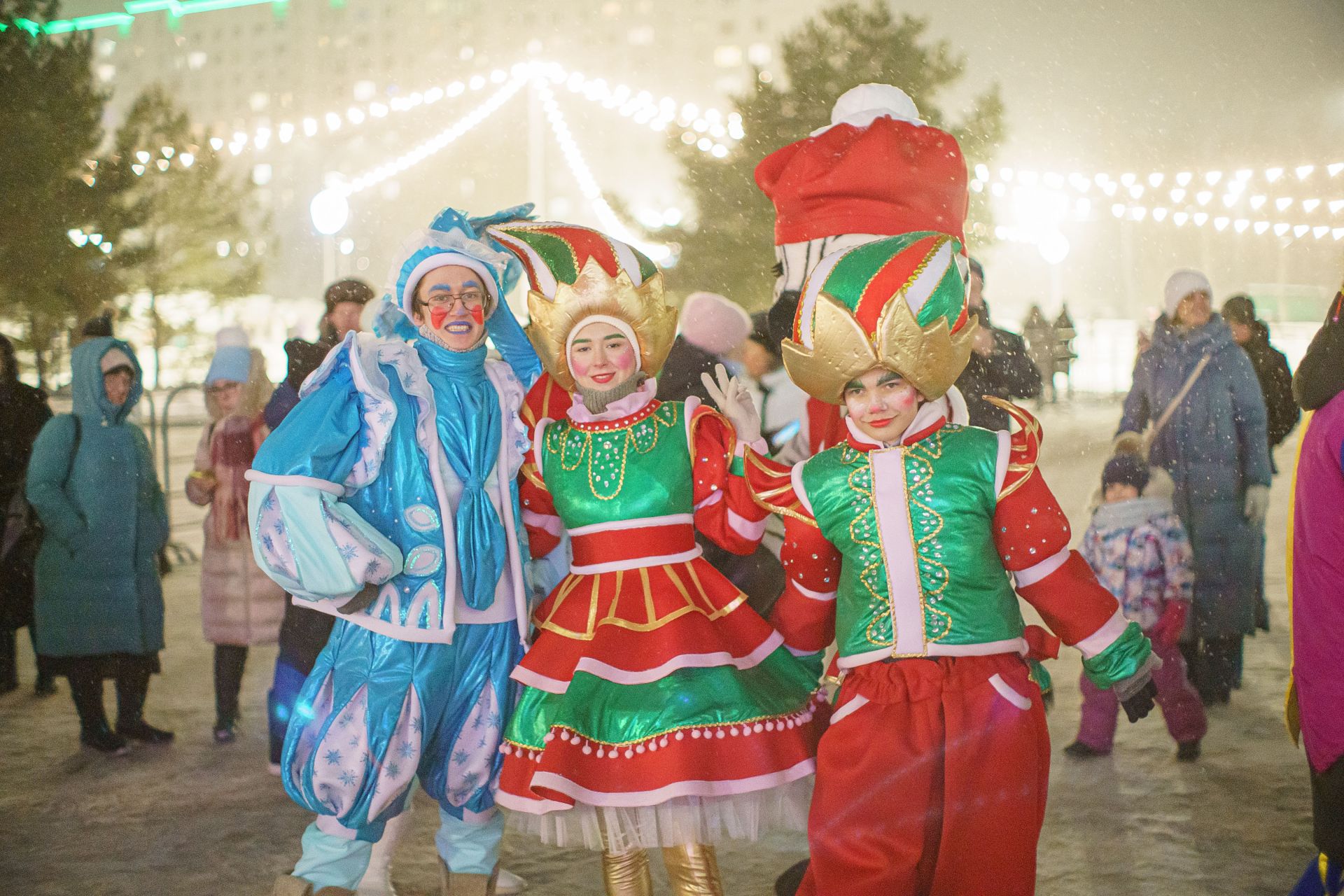 В Набережных Челнах открылась главная городская елка