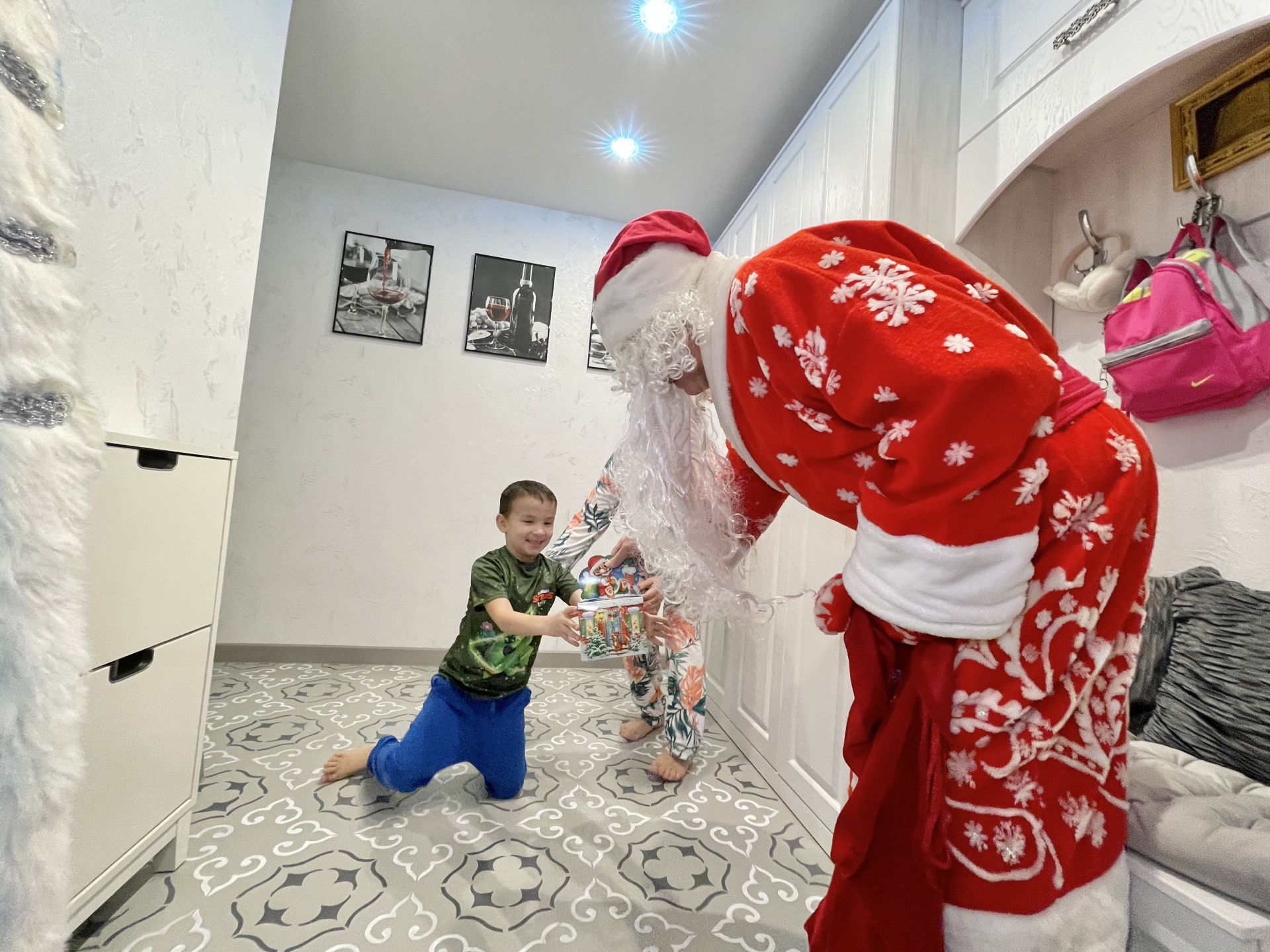 У жителей 46 комплекса Набережных Челнов есть персональный Дед Мороз