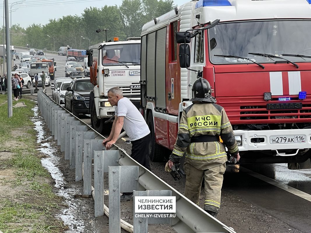 Пожар в наб челнах. Пожар на производстве. Набережные Челны пожар. Пожар Набережные Челны 03.06.2022. Пожар Набережные Челны сегодня.