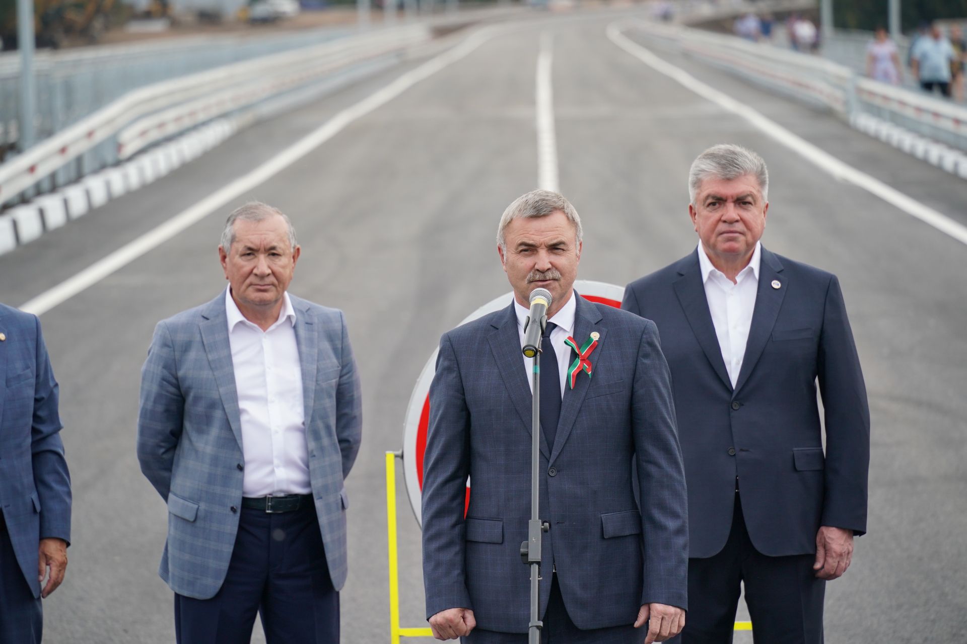 В Набережных Челнах торжественно открыли движение по мосту на улице Гостева