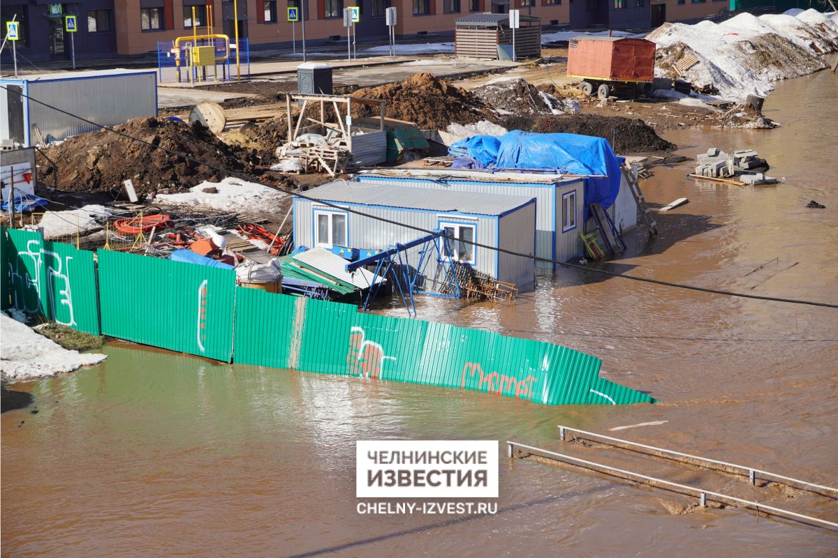 Жилой комплекс «Притяжение» в Челнах уходит под воду