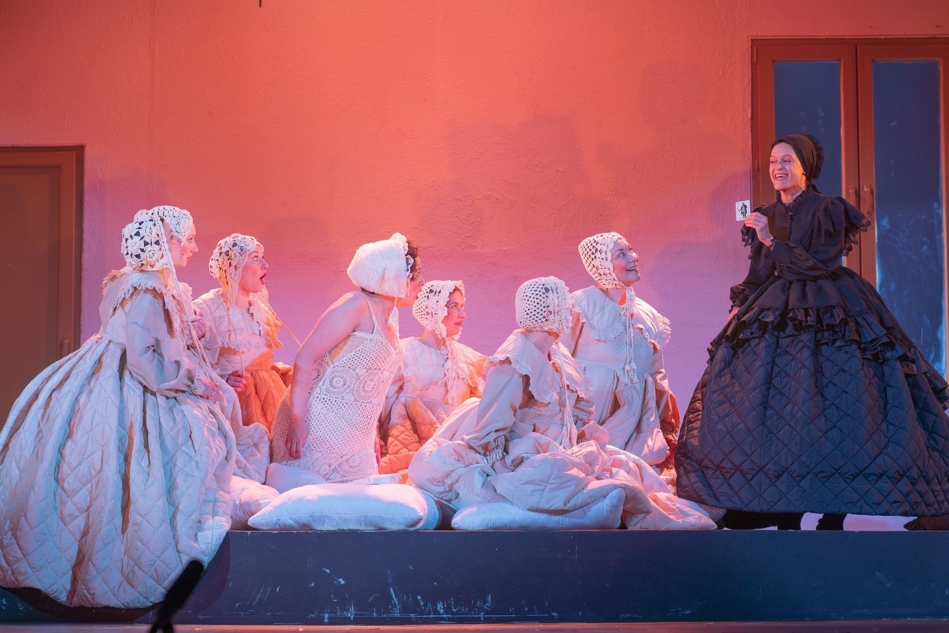 В Челнах премьера «Женитьбы» прошла под  ритмы группы «АBBA»