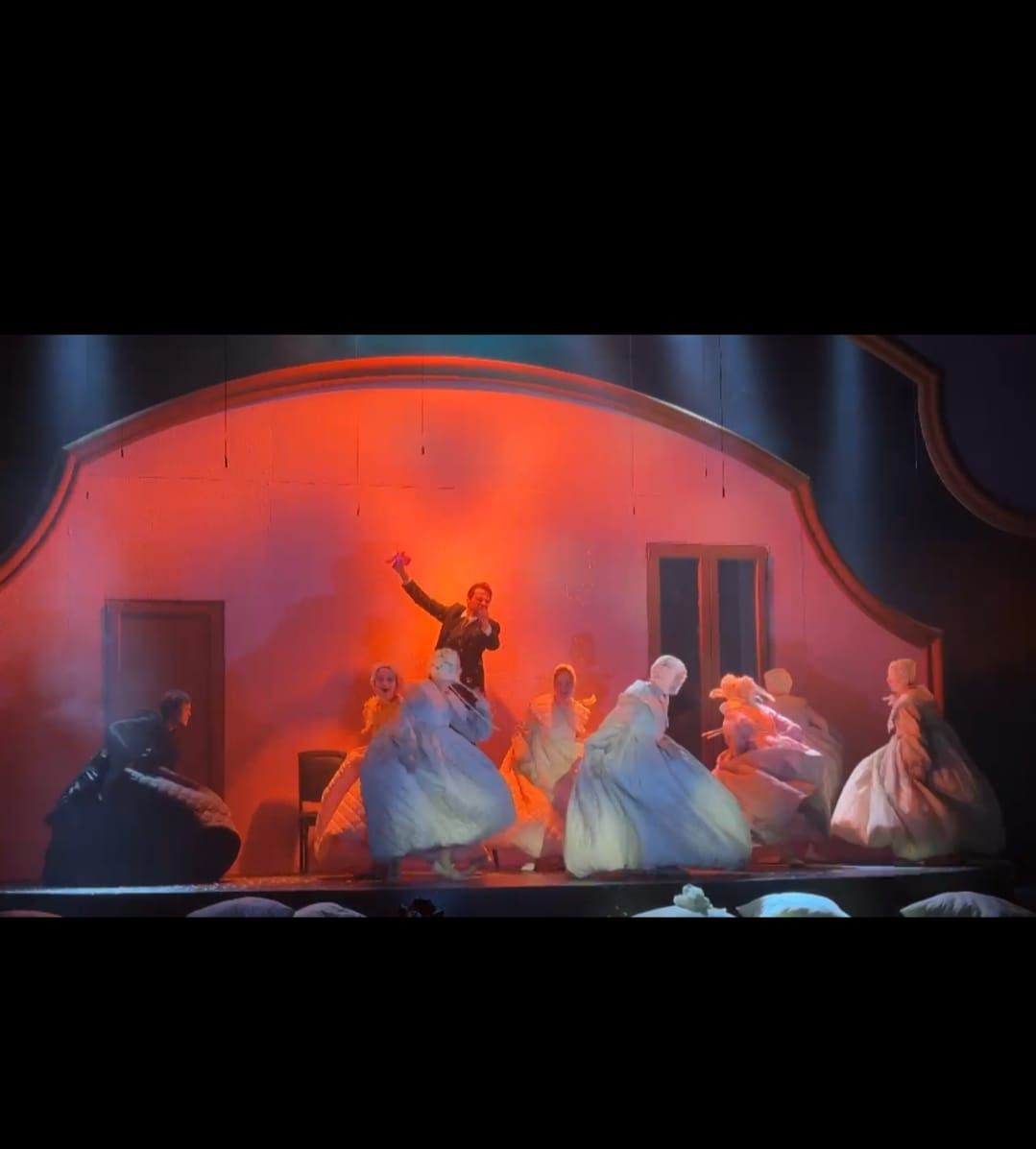 В Челнах премьера «Женитьбы» прошла под  ритмы группы «АBBA»