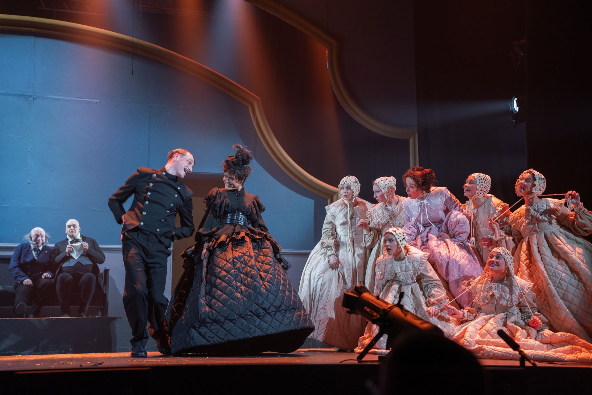 В Челнах премьера «Женитьбы» прошла под  ритмы группы «АBBA»