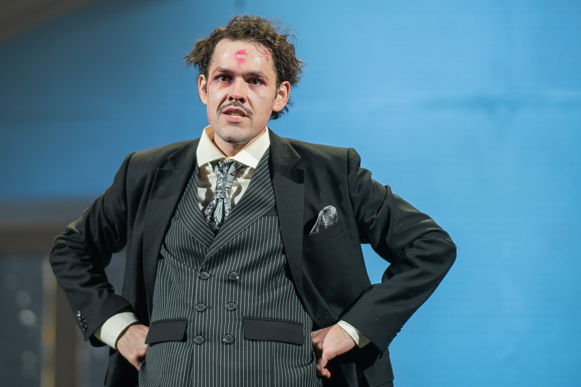 В Челнах премьера «Женитьбы» прошла под  ритмы группы «АBBA»