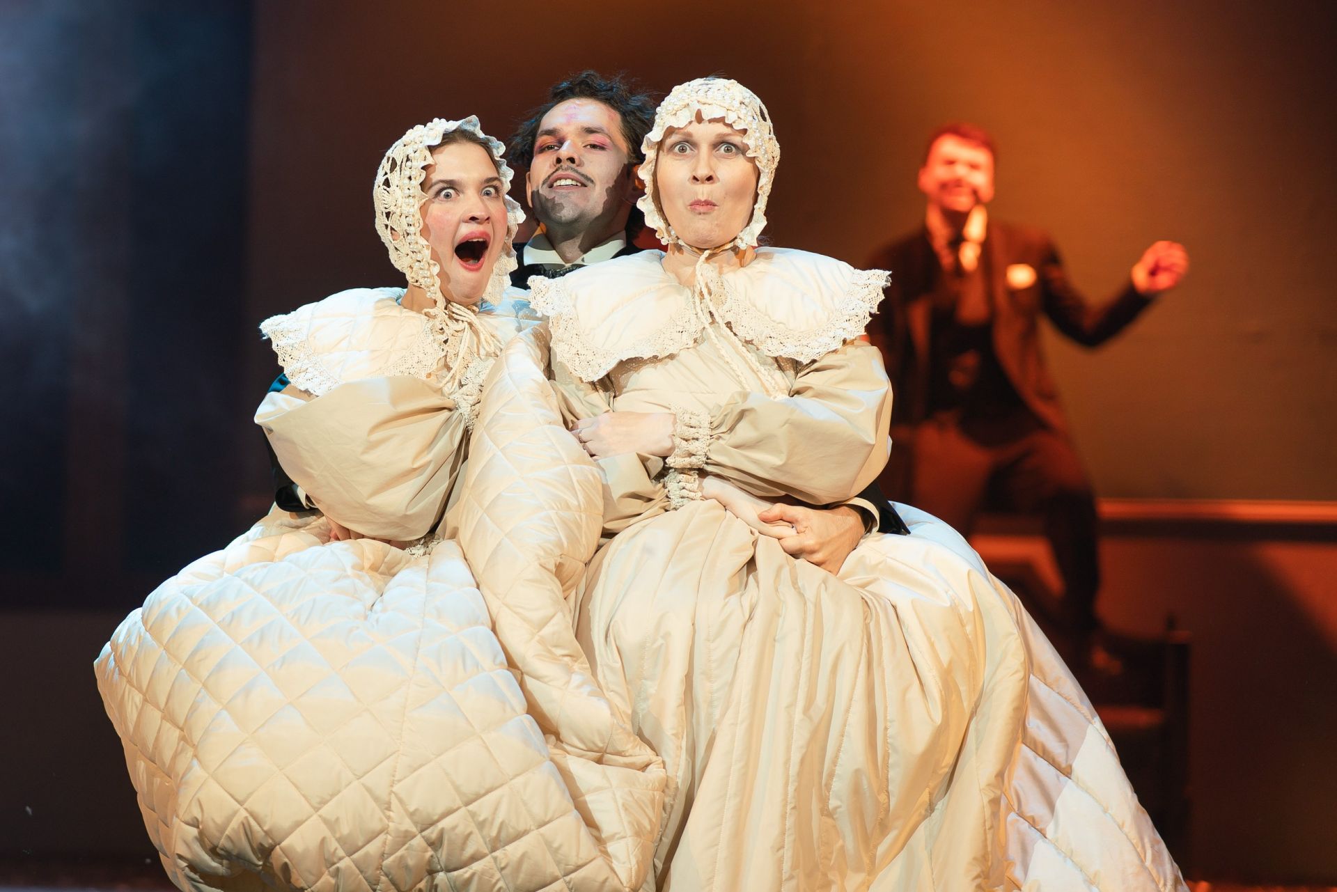 В Челнах премьера «Женитьбы» прошла под  ритмы группы «АBBA»