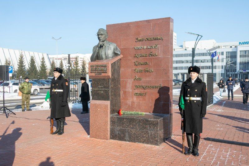 «Татарстан моя вторая родина»: вдова Льва Васильева поблагодарила камазовцев