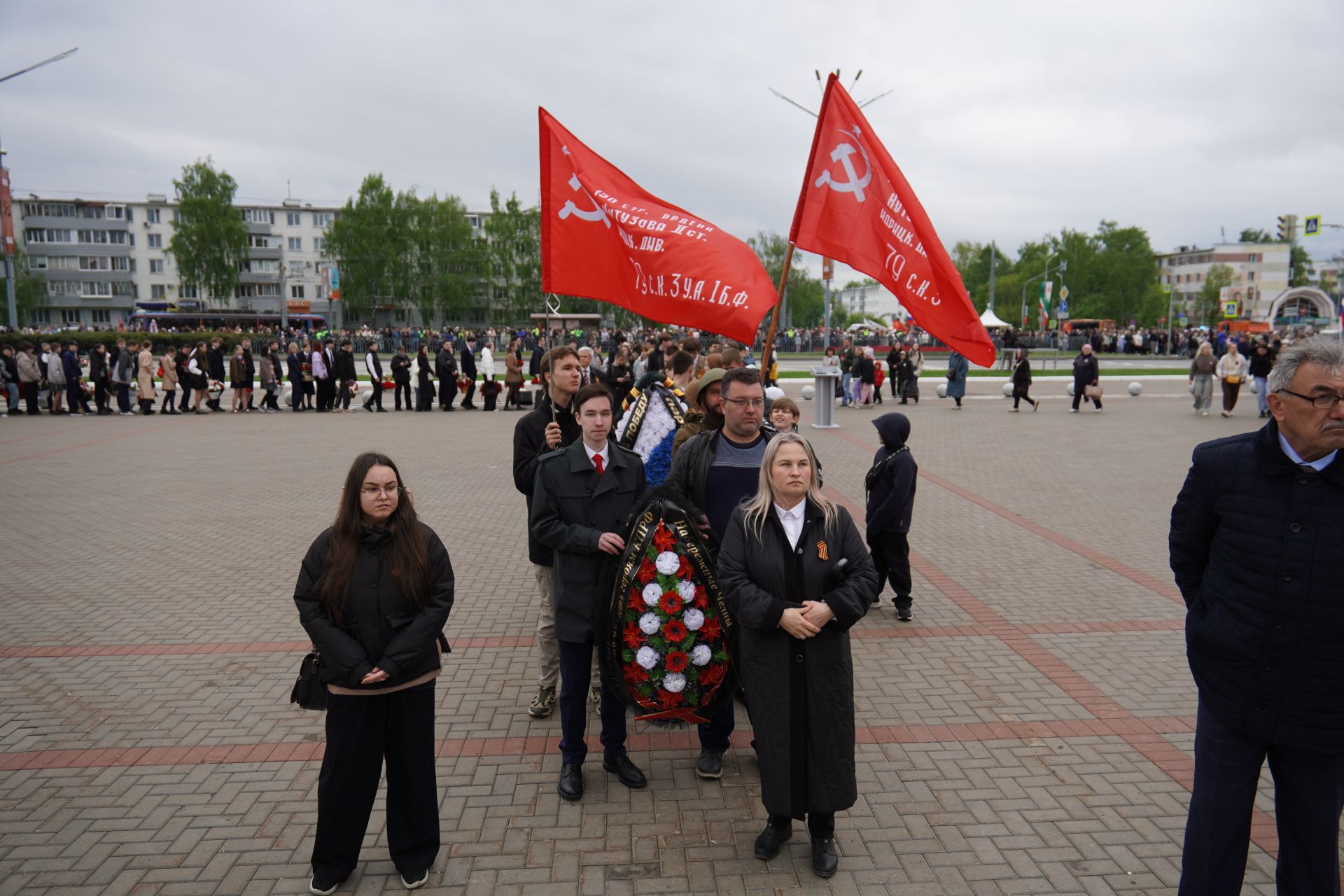 Большой фоторепортаж: как в Челнах отпраздновали День Победы