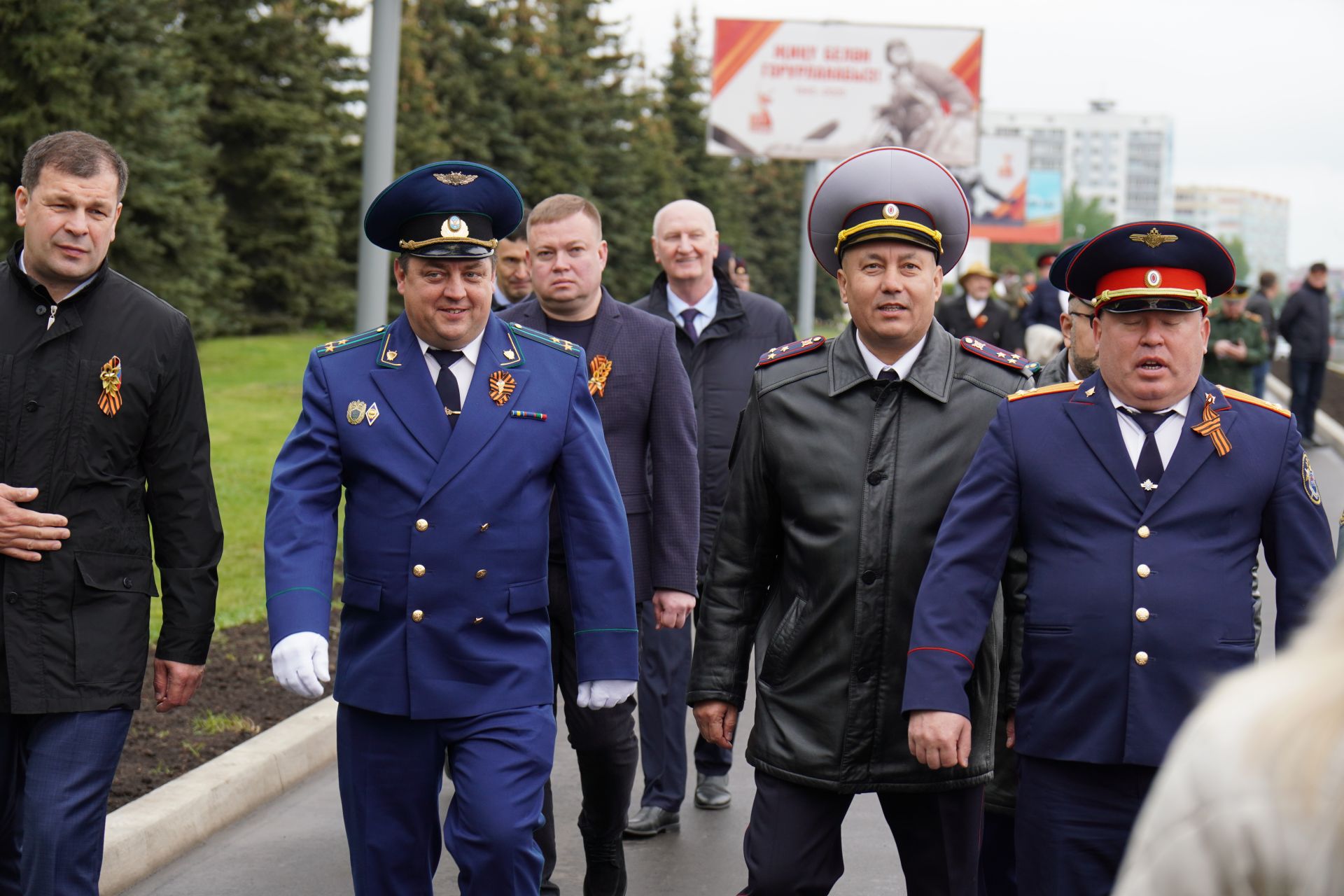 Большой фоторепортаж: как в Челнах отпраздновали День Победы