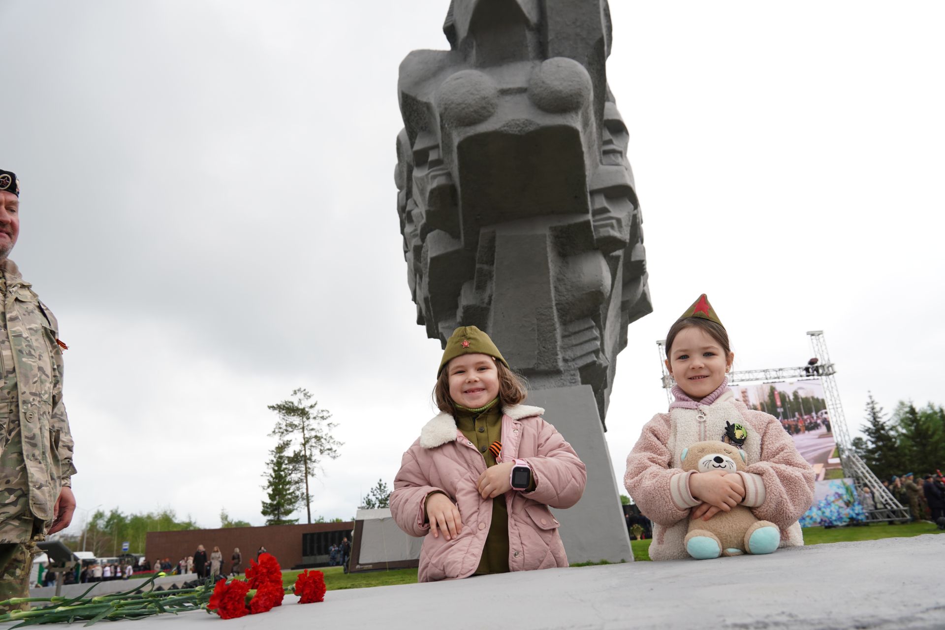 Большой фоторепортаж: как в Челнах отпраздновали День Победы