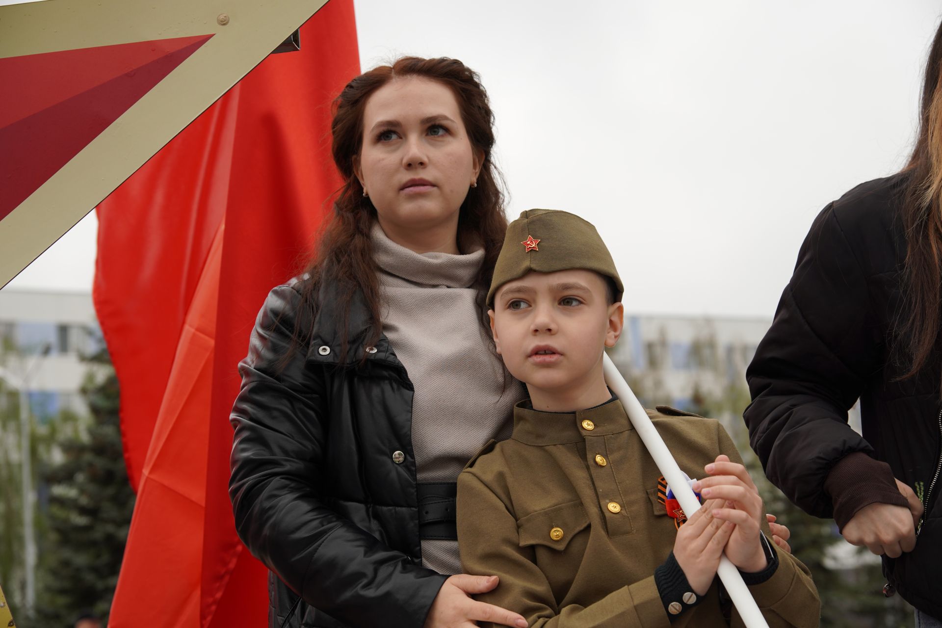 Большой фоторепортаж: как в Челнах отпраздновали День Победы
