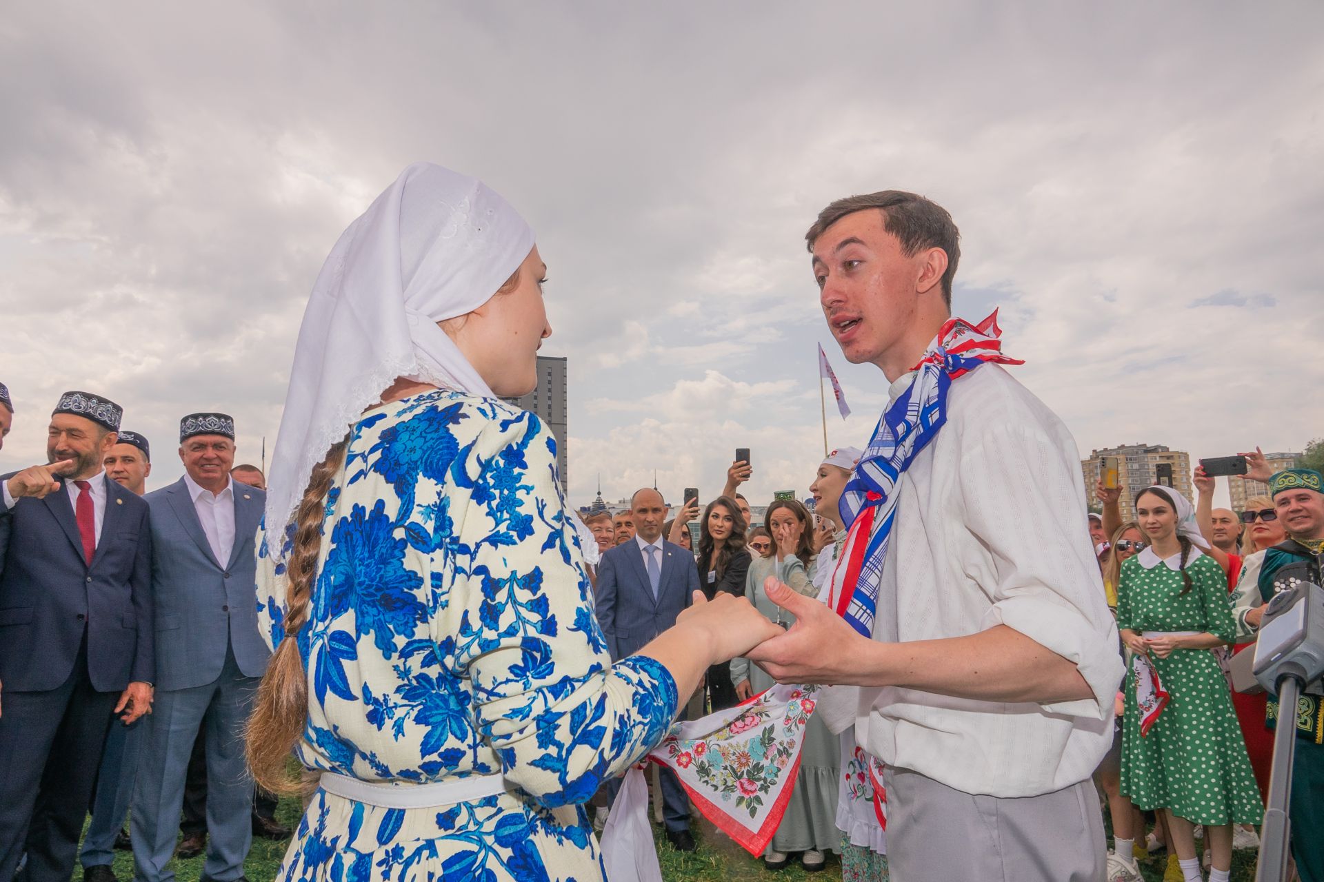 Сабантуй в Челнах: блин от Песошина, грузовик в тюбетейке и пруд с живой рыбой