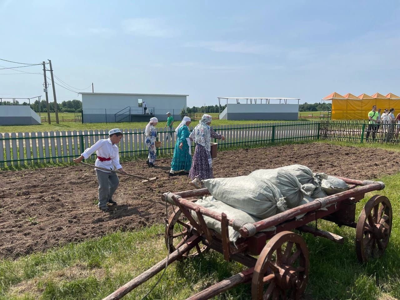 Гостем Сабантуя в Тукаевском районе стал глава Минтранса Татарстана Фарит Ханифов