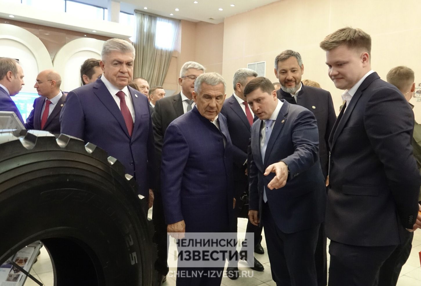 Вертолет и танец робота: как в Челнах отметили День машиностроителя