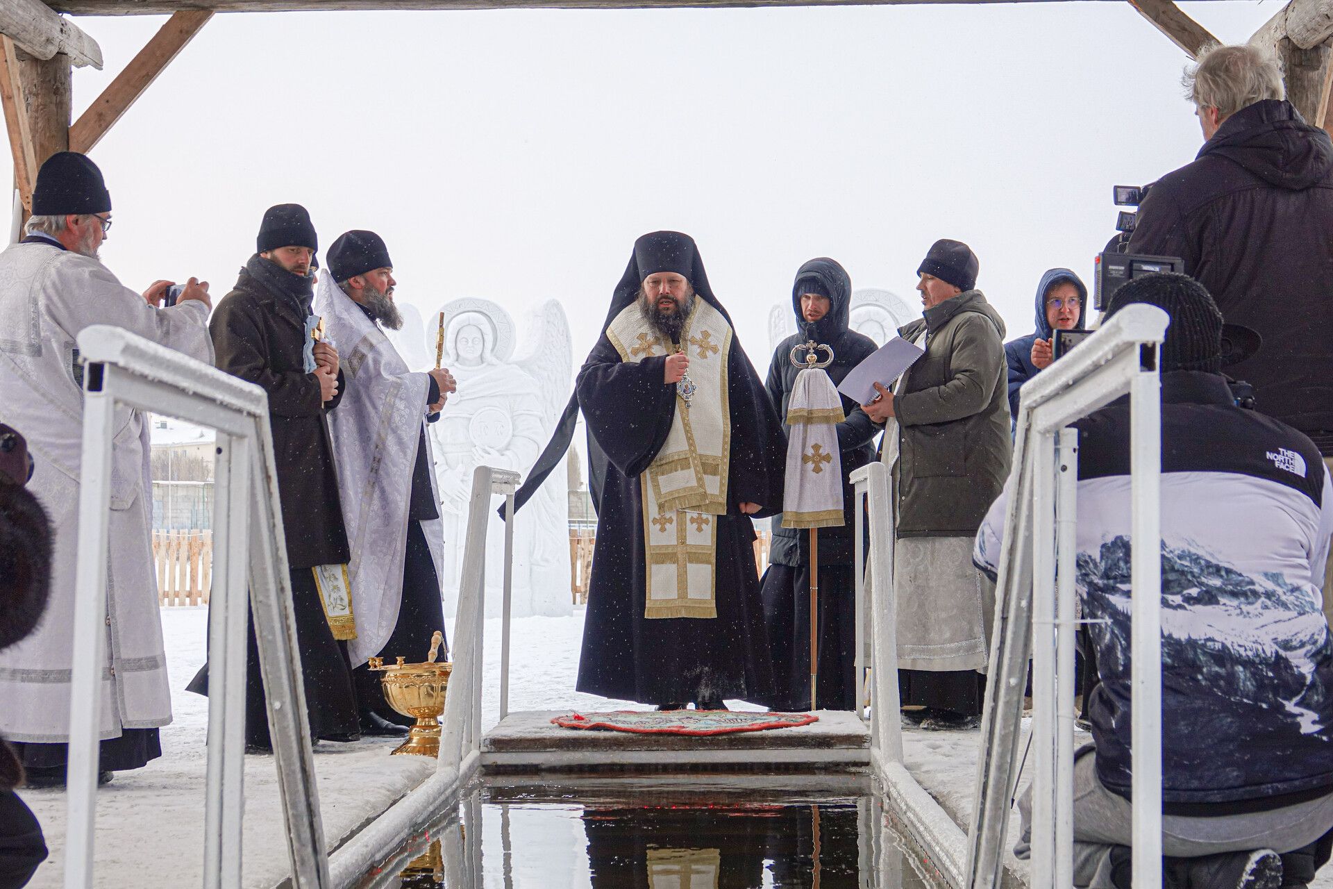 Крещенские купания в Челнах: снежные ангелы и освященная вода на Мелекеске