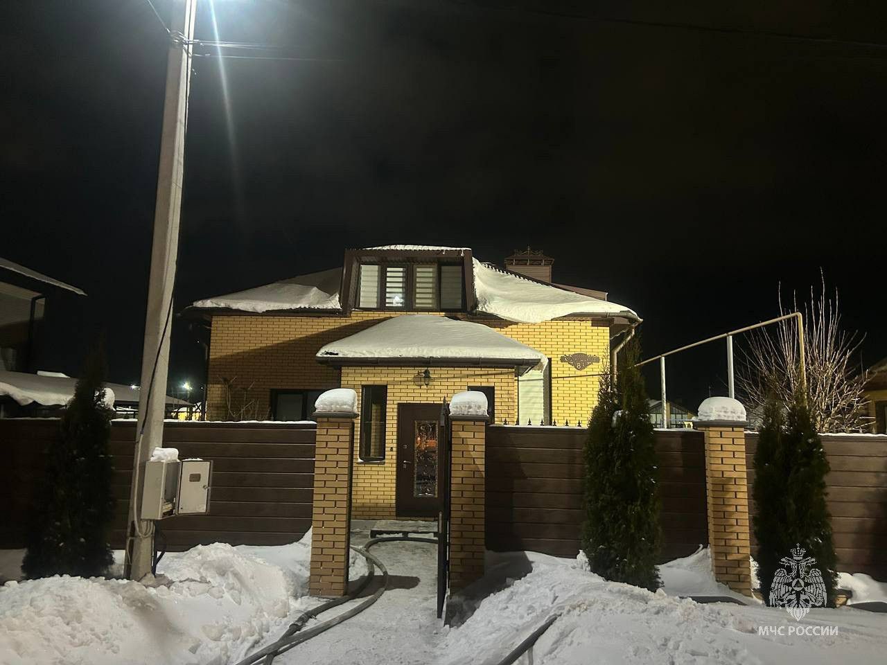 Под Челнами на Рождество выгорели баня и хозпостройки