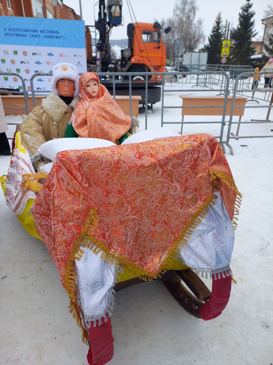 Фото: чем удивил челнинцев фестиваль креативных санок в Мамадыше