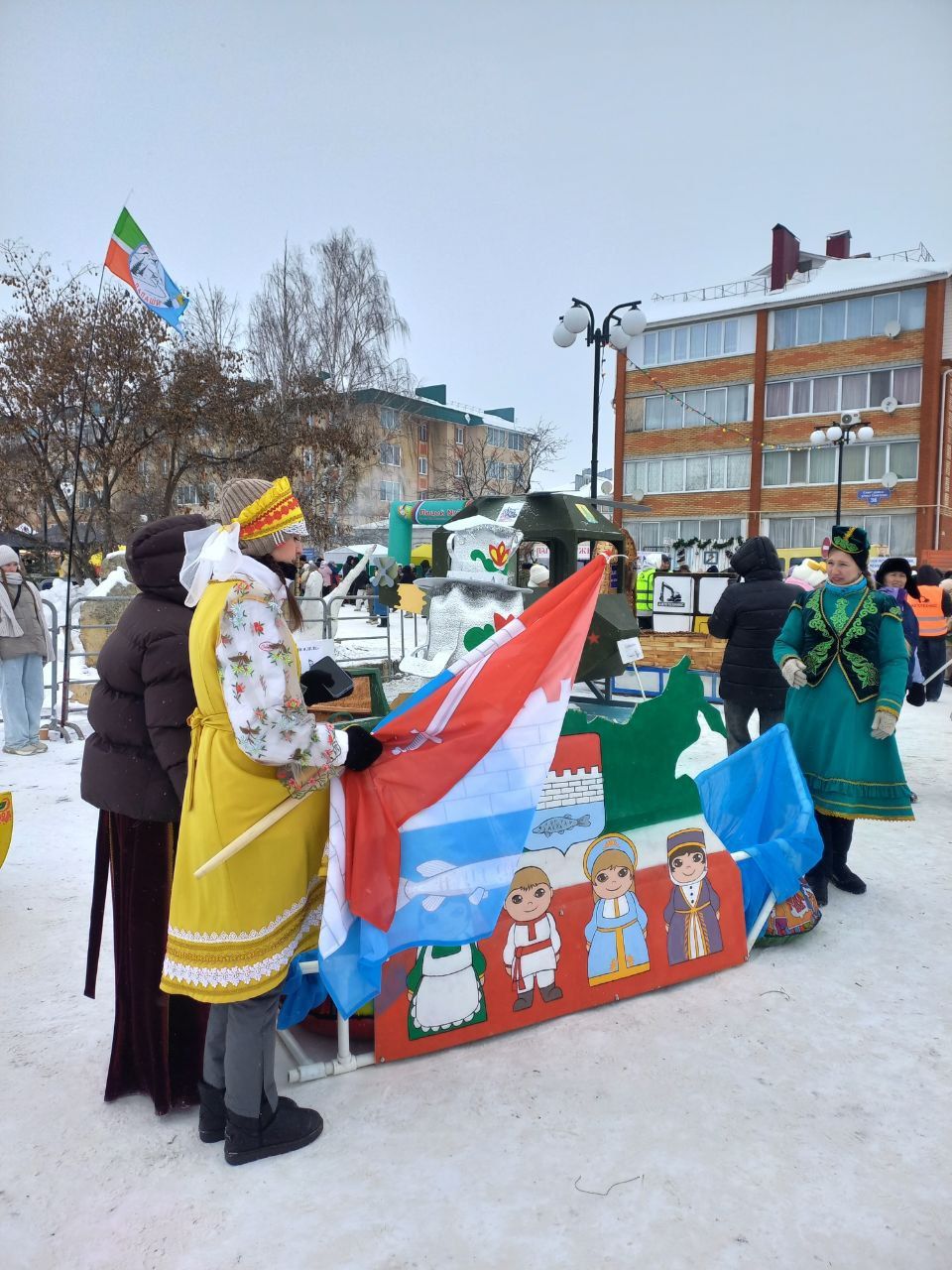 Фото: чем удивил челнинцев фестиваль креативных санок в Мамадыше