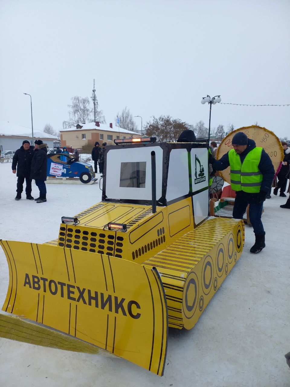Фото: чем удивил челнинцев фестиваль креативных санок в Мамадыше