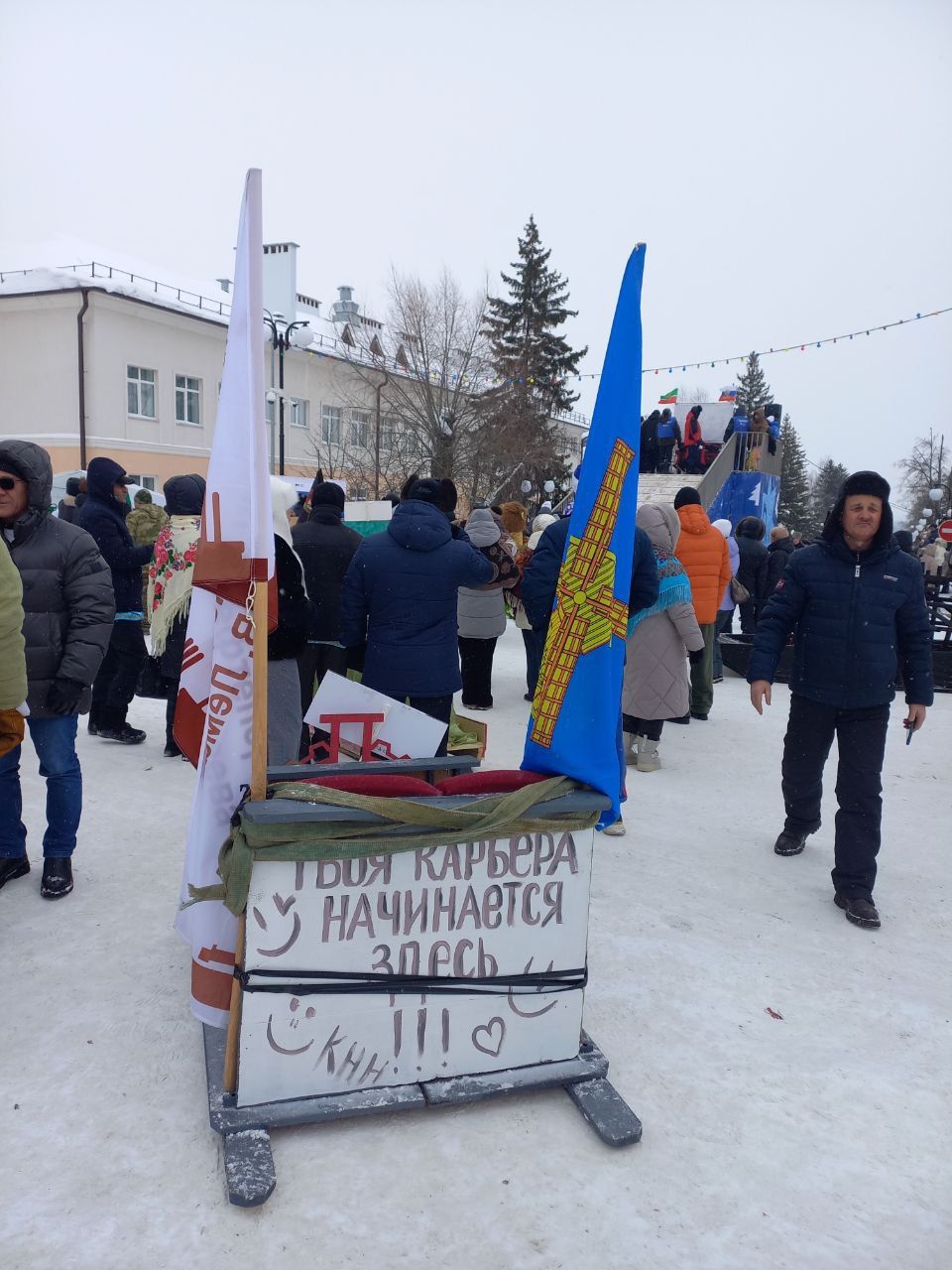 Фото: чем удивил челнинцев фестиваль креативных санок в Мамадыше